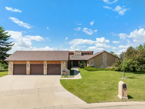 1308 10th Street SW, Minot, ND 58701