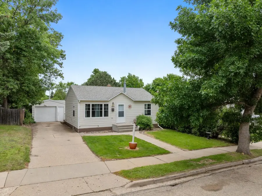 804 19th St NW, Minot, ND 58703-1804 - #3