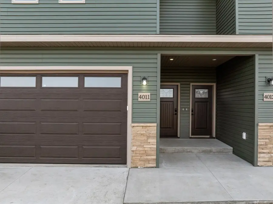 4011 Crossing St SW, Minot, ND 58701 - #3
