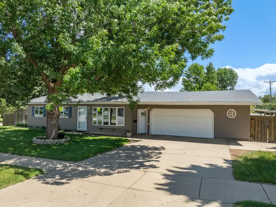 2324 8TH ST NW, Minot, ND 58703 - #3