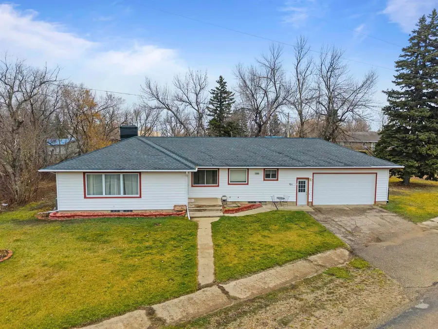 101 NE 2nd ave, Berthold, ND 58718 - #2