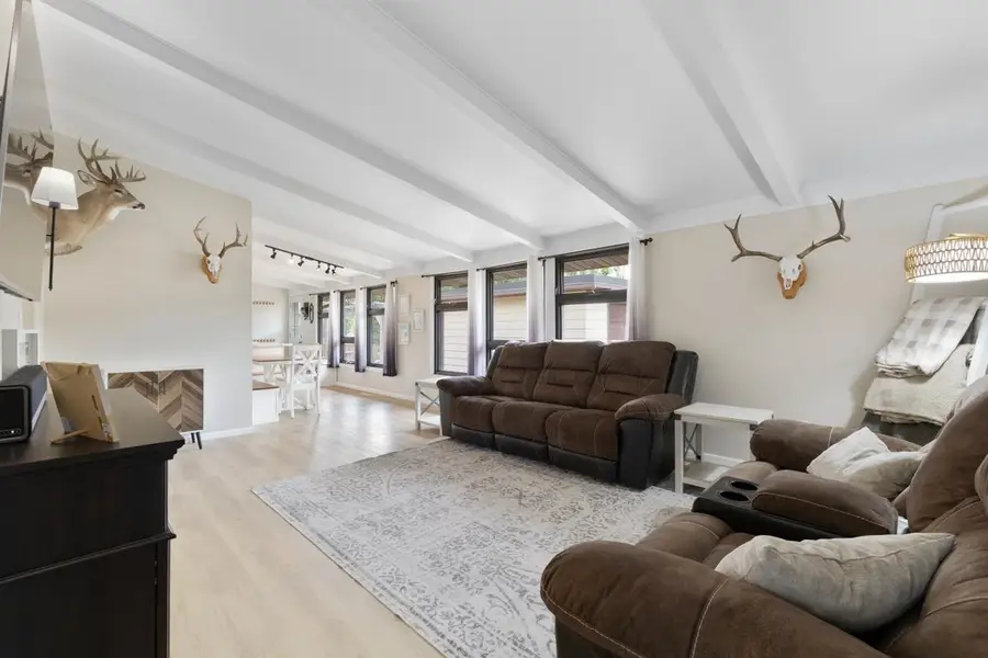 101 28th St SW, Minot, ND 58701 - #3