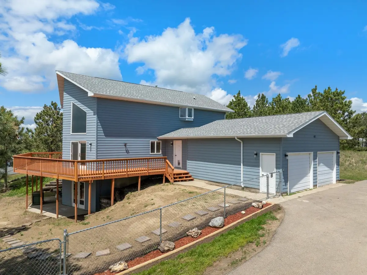 40 Rolling Hills Dr NW, Minot, ND 58703 - #1