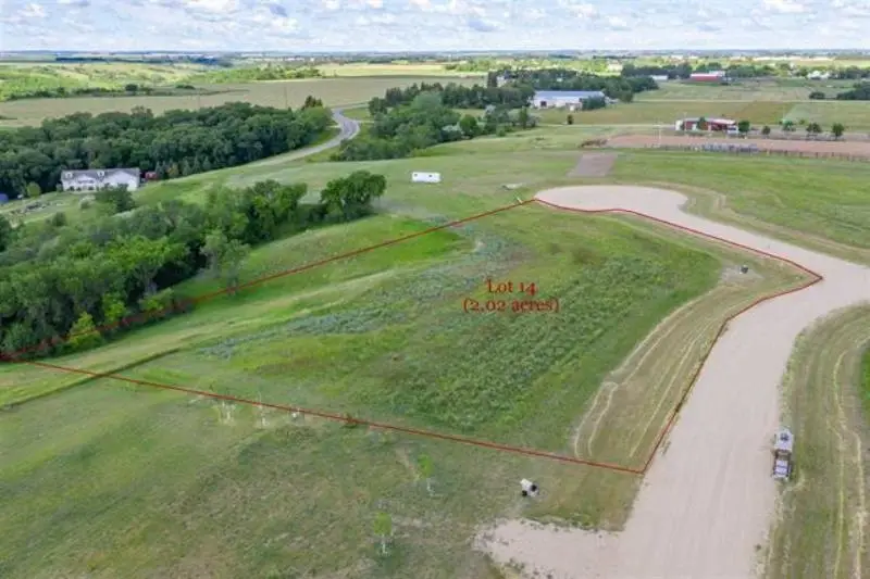 5008 24TH ST SE, Minot, ND 58701-8935 - #2