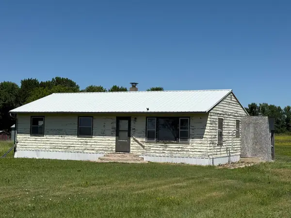 6980 NW 77th St, Donnybrook, ND 58734