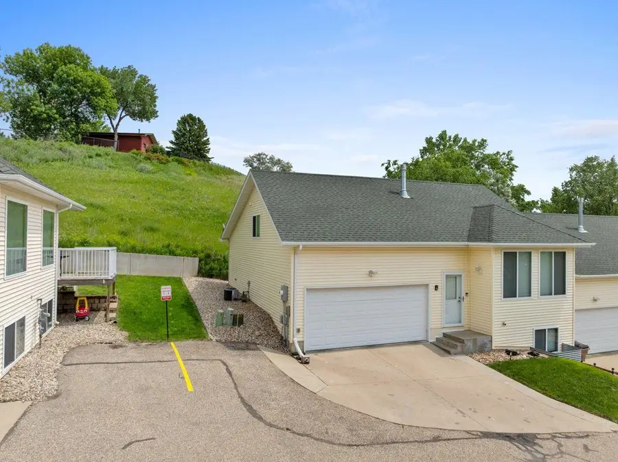 1112 Delmar Ct #4, Minot, ND 58703 - #3