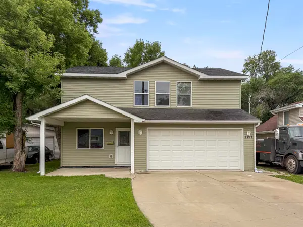 1211 5th Ave NW, Minot, ND 58703