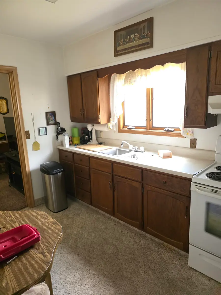 309 10th St SE, Minot, ND 58701 - #3