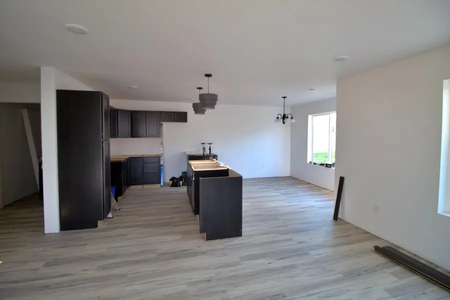 2433 Landmark Dr, Minot, ND 58703 - #2