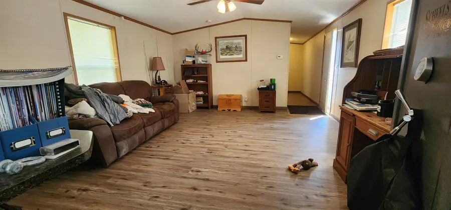 1852 16th St SW, Minot, ND 58701 - #2