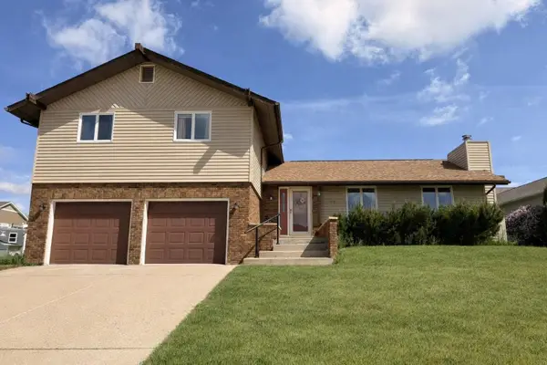 601 13th Ave NE, Minot, ND 58701-1569