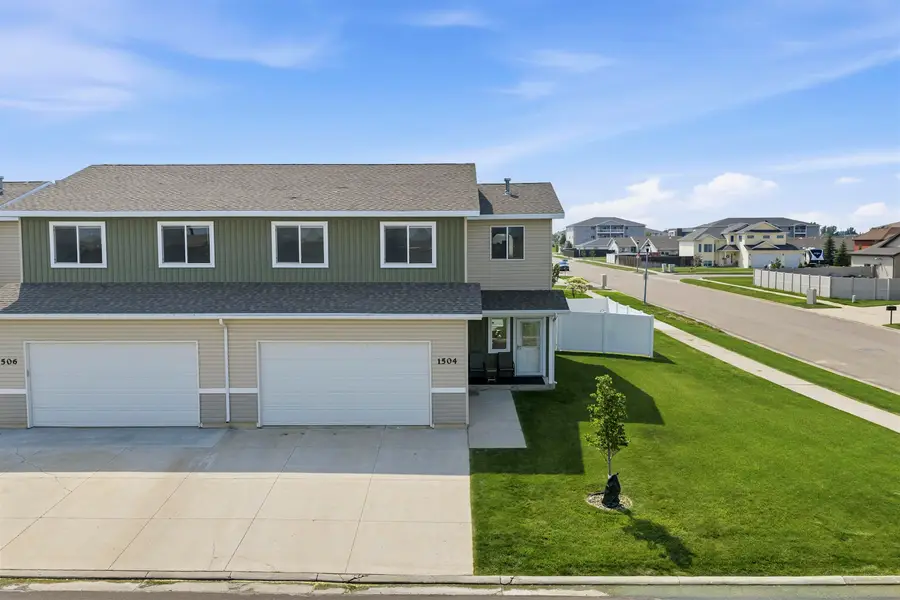 1504 35TH AVE SE, Minot, ND 58701 - #2