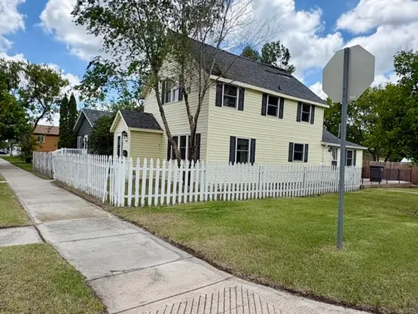 1002 Main St., Bottineau, ND 58318