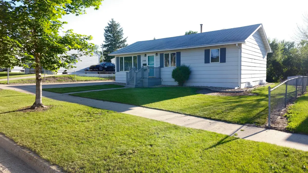 1508 SW 8th St, Minot, ND 58701 - #1