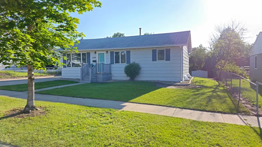 1508 SW 8th St, Minot, ND 58701 - #2