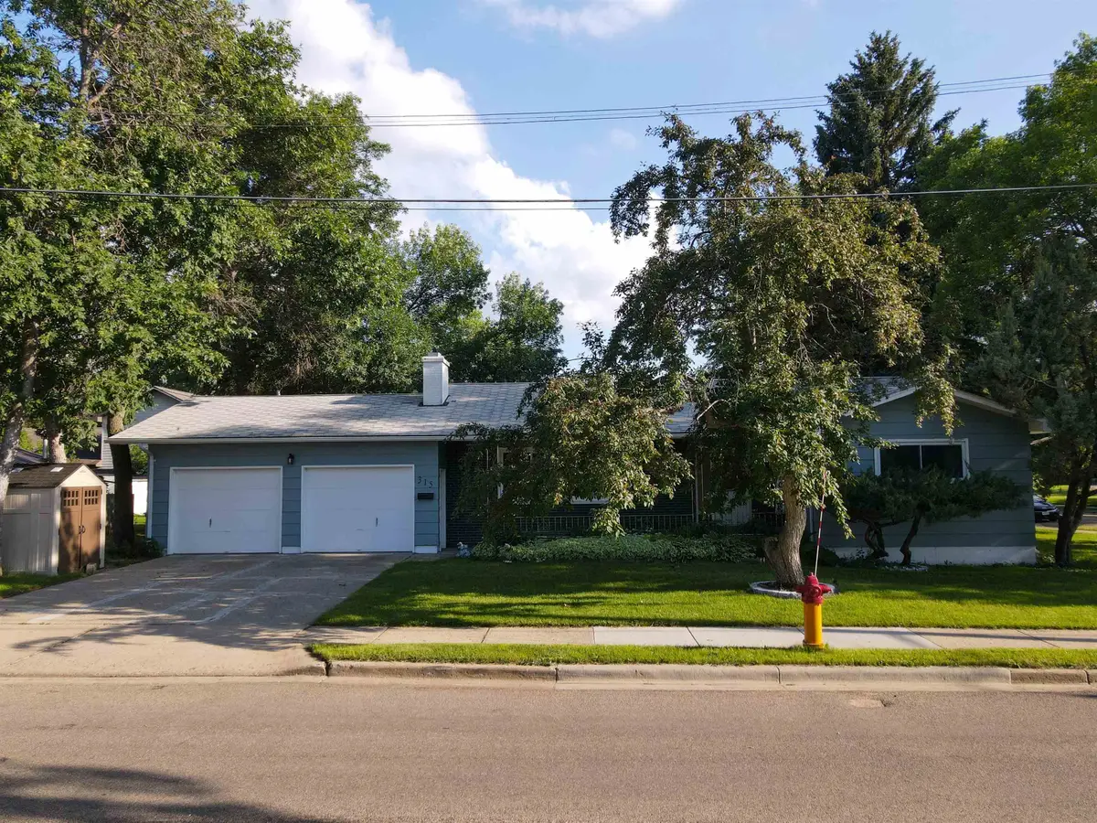 315 SW 9th Ave, Minot, ND 58701 - #1