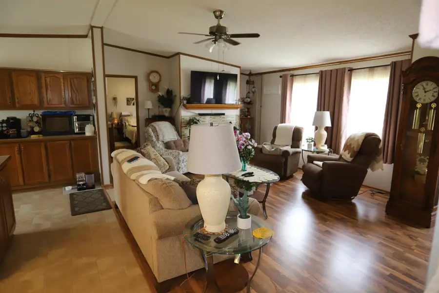 2909 1st ST SE, Minot, ND 58701 - #3