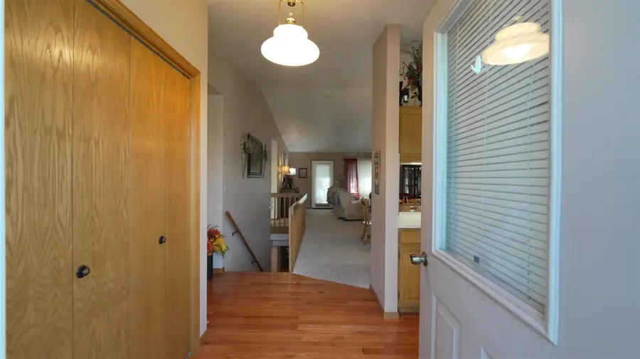 3208 4th St SW, Minot, ND 58701 - #2
