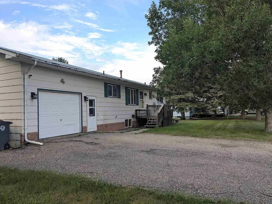 301 6th St NE, Mohall, ND 58761 - #2