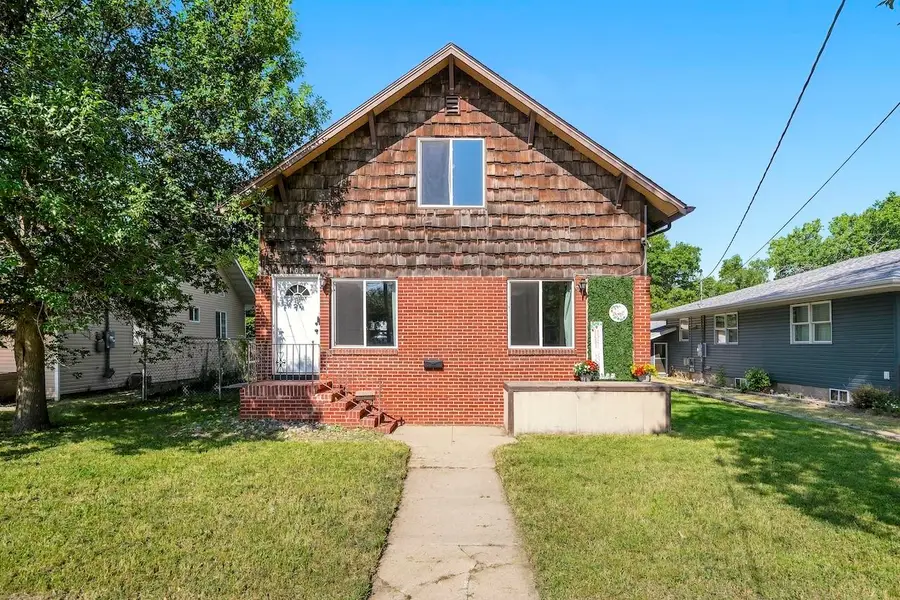 109 6th St. NW, Minot, ND 58703 - #2