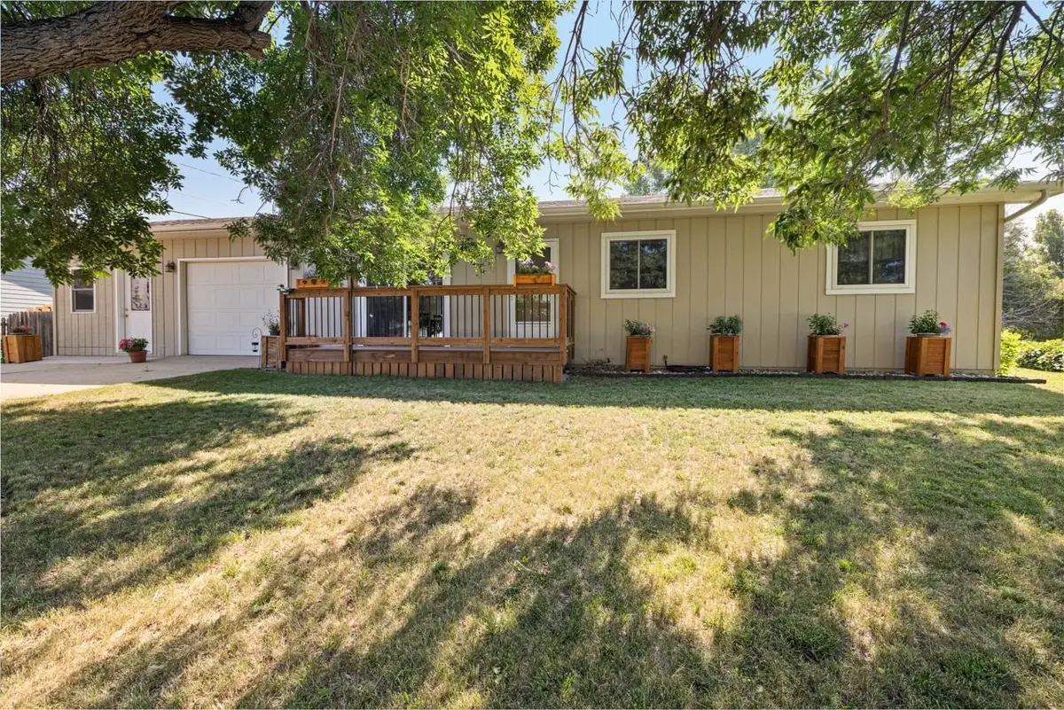 2548 Belview Dr, Minot, ND 58701 - #1