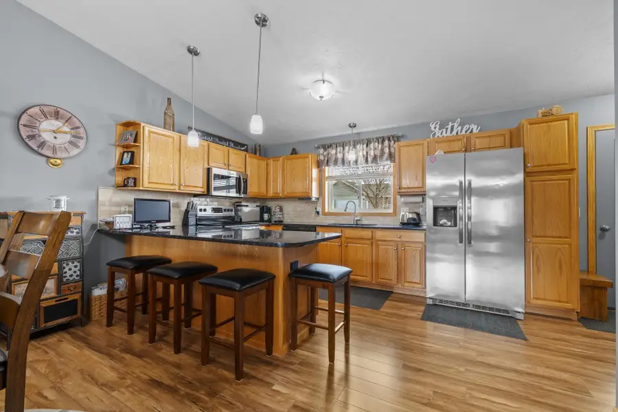 1621 Foothills Rd SW, Minot, ND 58701 - #3