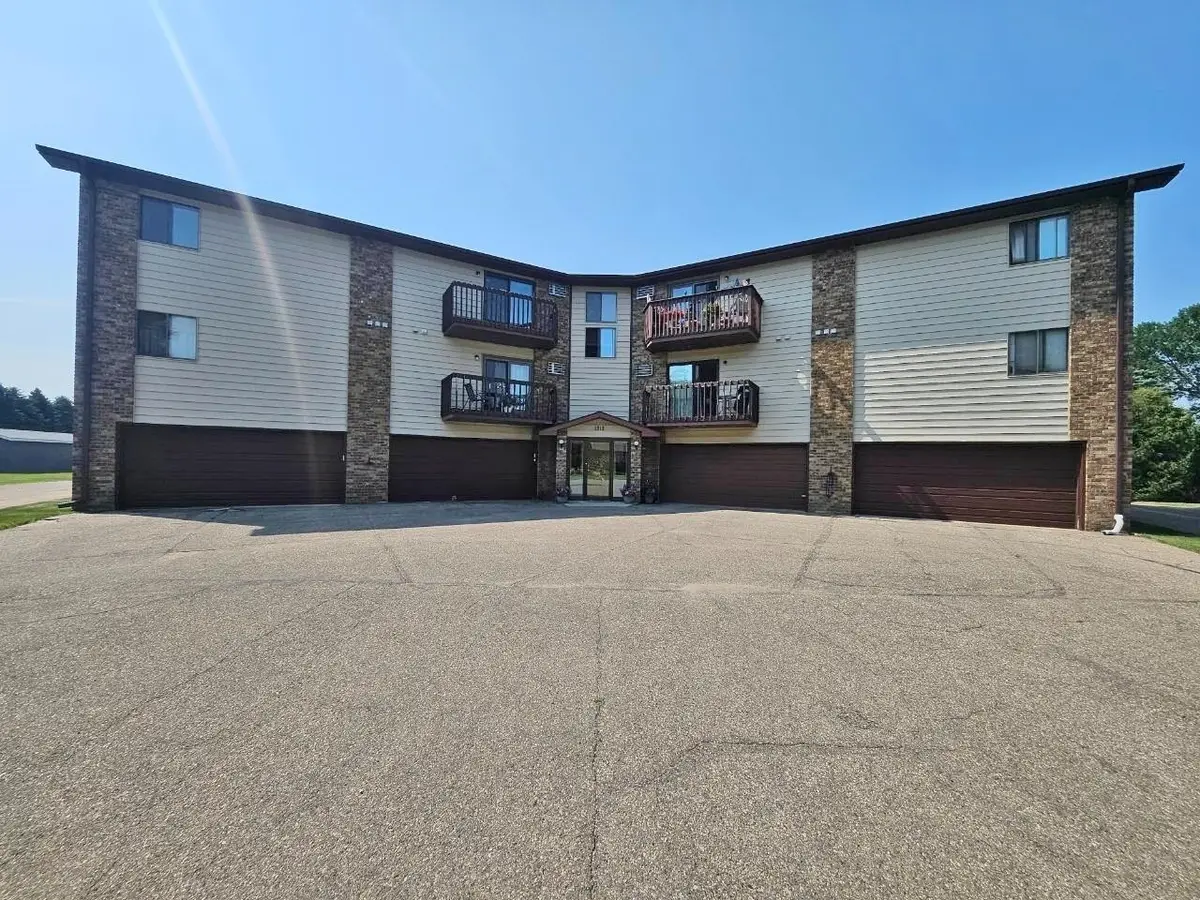 1212 Unique Dr. #201, Rugby, ND 58368 - #1
