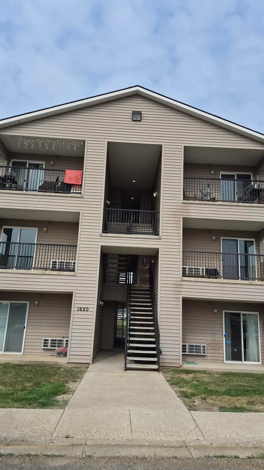 1620 20th Ave NW, Minot, ND 58703 - #3
