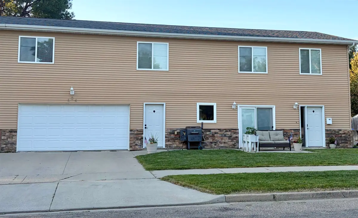 504 2nd Ave NW, Minot, ND 58703 - #1