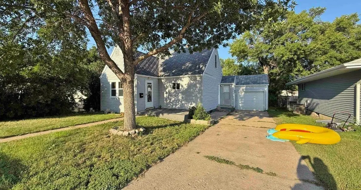 420 21st St. NW, Minot, ND 58703-1844 - #1