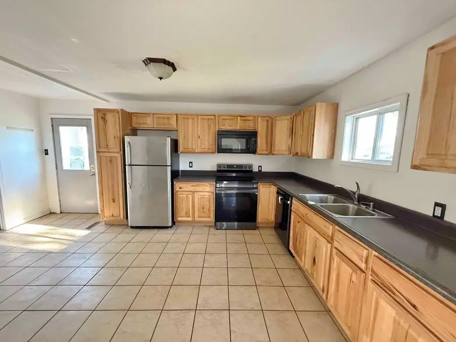 420 21st St. NW, Minot, ND 58703-1844 - #3