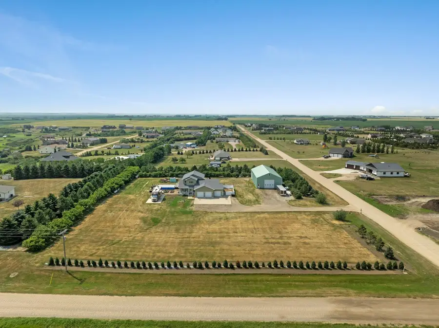 3011 54th Ave SW, Minot, ND 58701 - #2