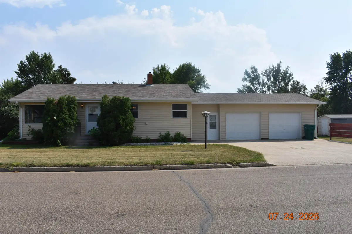 134 1st Ave SE, Garrison, ND 58540 - #1