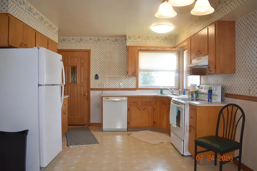 134 1st Ave SE, Garrison, ND 58540 - #3