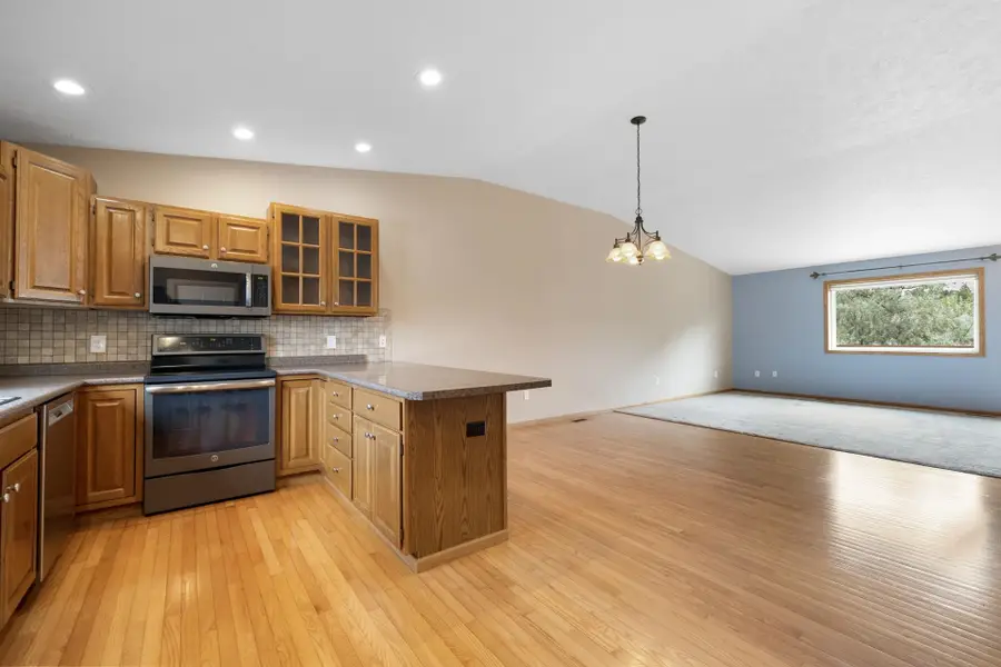 1627 Foothills Road SW, Minot, ND 58701 - #2