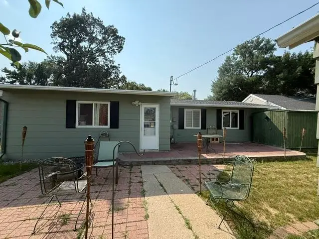 203 18th St SE, Minot, ND 58701 - #1