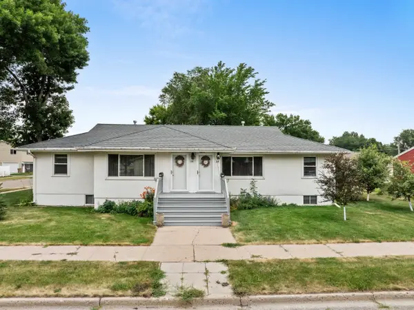 118 21st St. NW, Minot, ND 58703