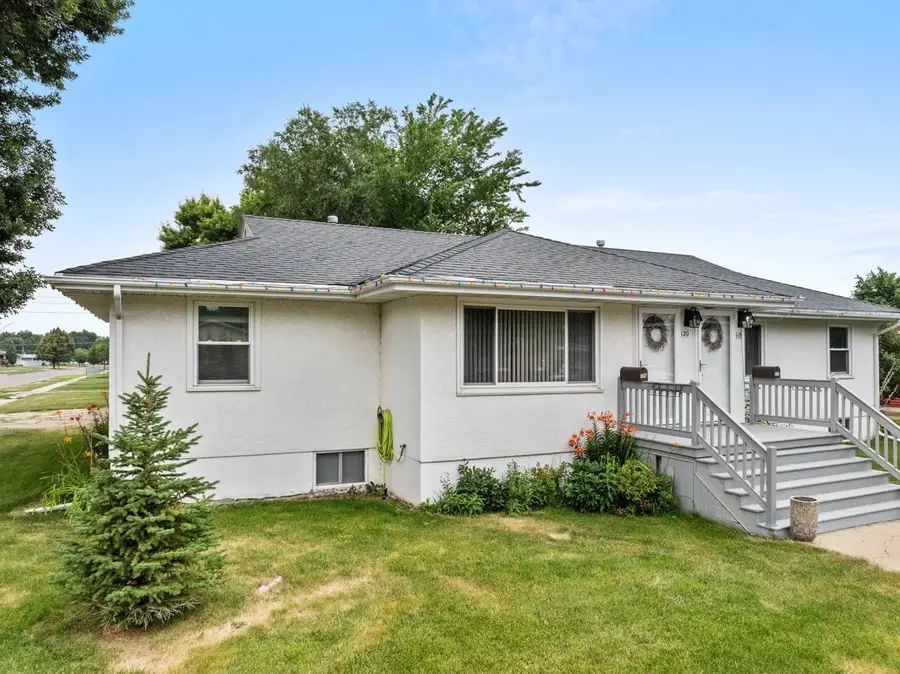 118 21st St. NW, Minot, ND 58703 - #2
