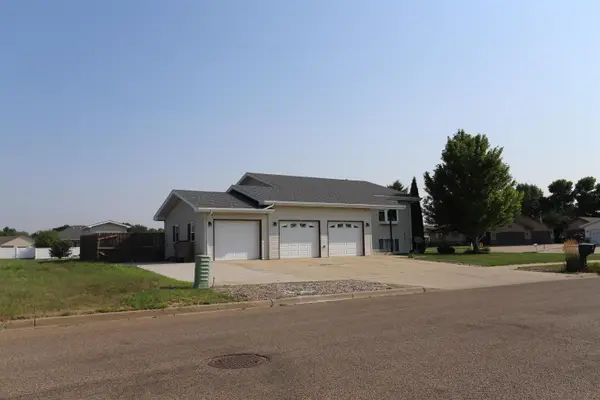 2320 SW 5th Ave, Minot, ND 58701