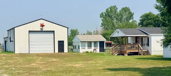 7715 11TH AVE SE, Minot, ND 58701