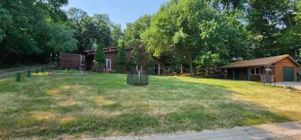 625 1/2 5th St SE, Minot, ND 58701
