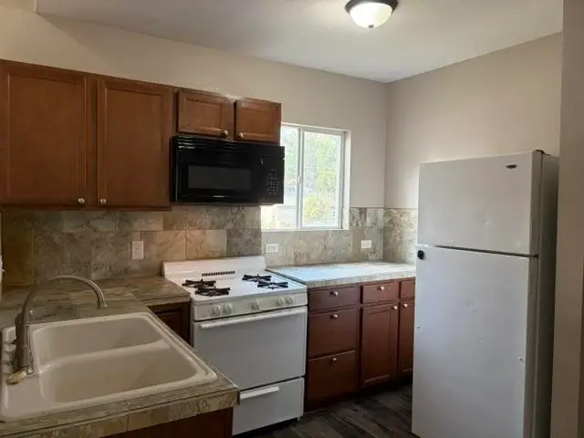 715 2nd Ave NW, Minot, ND 58703 - #3