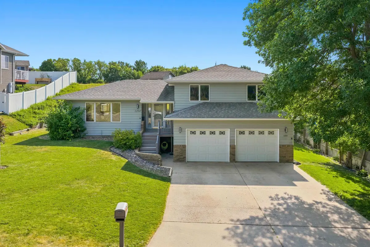 1204 6th Street NE, Minot, ND 58703-1512 - #1