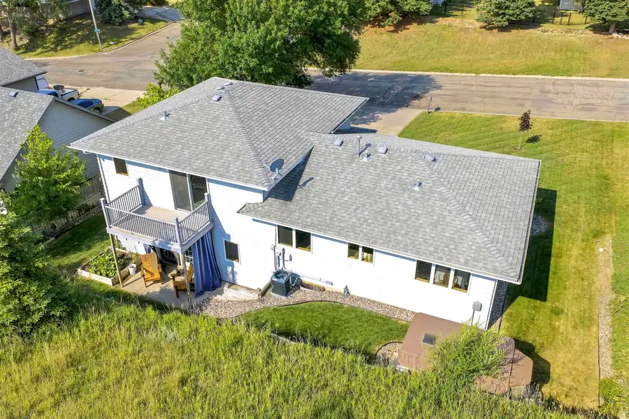1204 6th Street NE, Minot, ND 58703-1512 - #3
