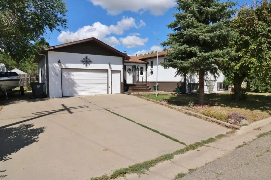 505 3rd Ave NE, Mohall, ND 58761 - #2
