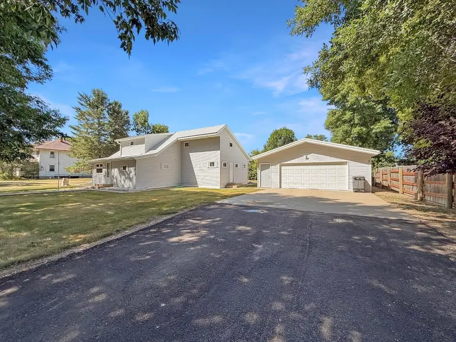709 Main Street, Plaza, ND 58771 - #2