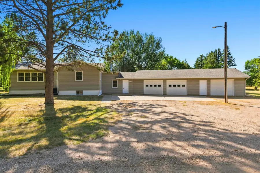 2936 47th ST SE, Minot, ND 58701 - #2