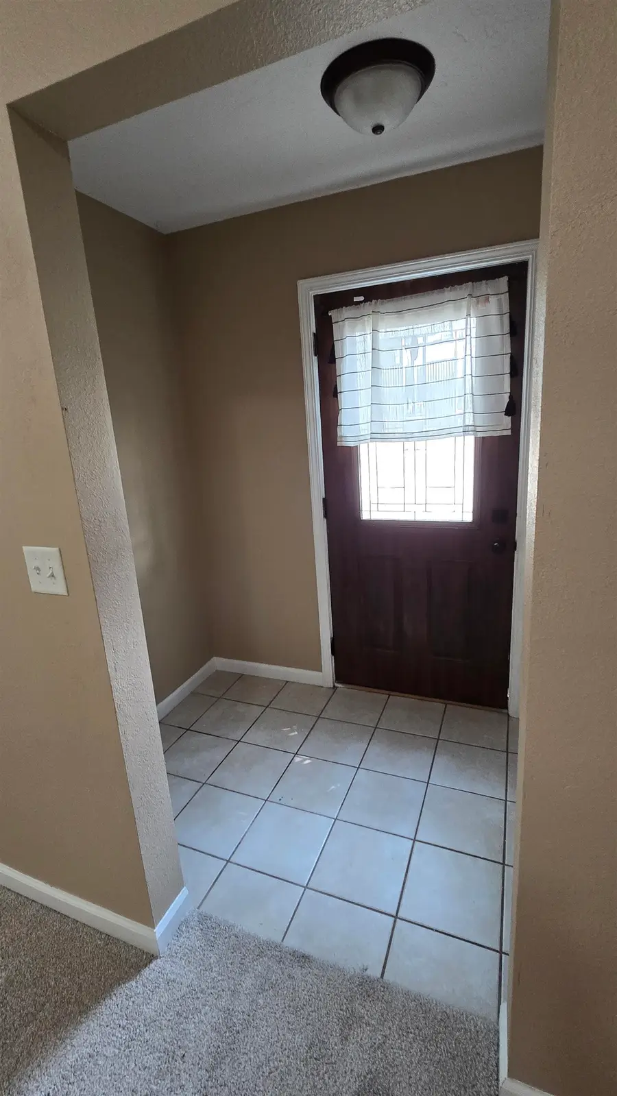 316 5th Ave NW, Minot, ND 58703 - #2