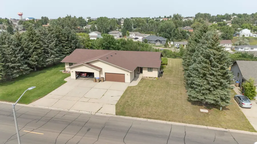 1708 16th St. NW, Minot, ND 58703 - #2