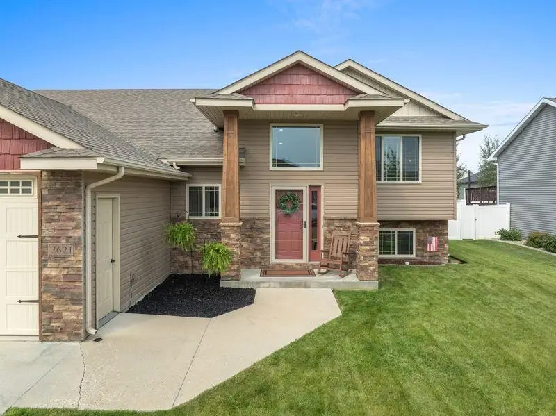 2621 17TH ST NW, Minot, ND 58703 - #3